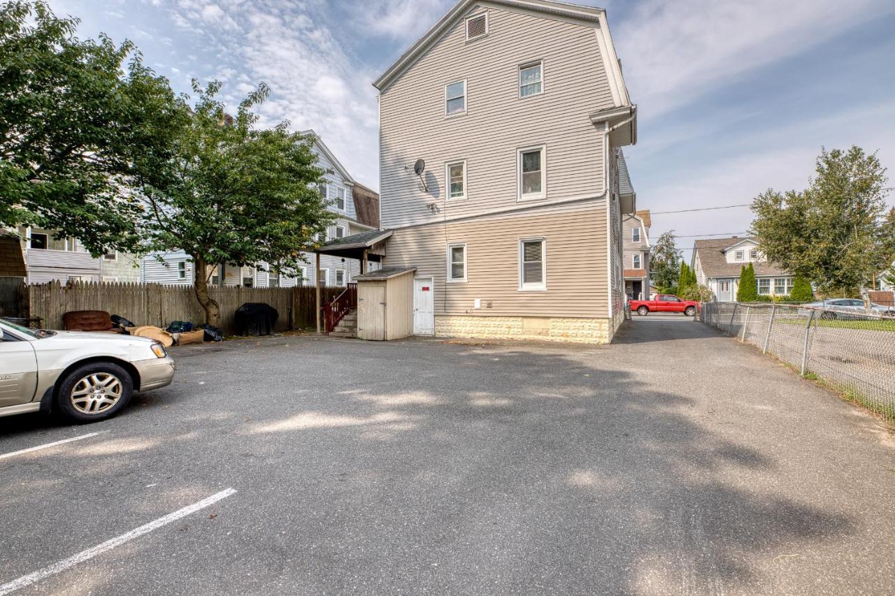 Humble Home With Free Breakfast Offered If Requested! Chicopee Exterior foto